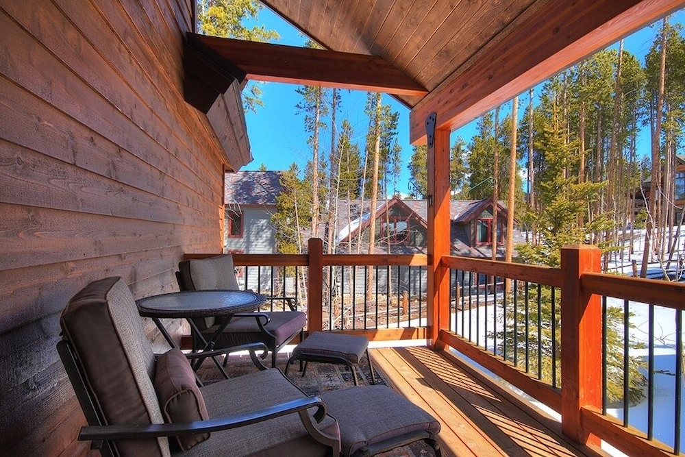 Mountain Majesty Manor Main Street by Pinnacle Lodging - photo 30