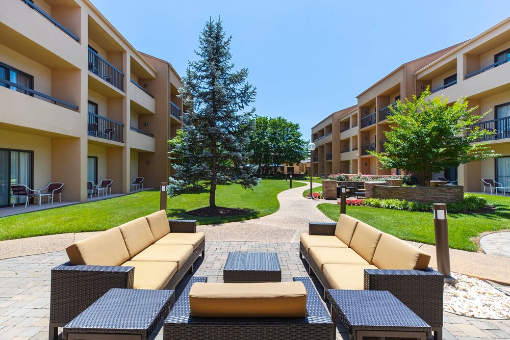 Courtyard by Marriott Dulles Airport Herndon Reston - photo 32