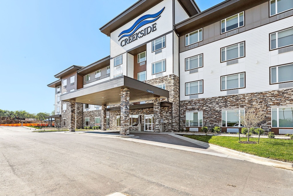 Holiday Inn Exp Parkville - photo 84