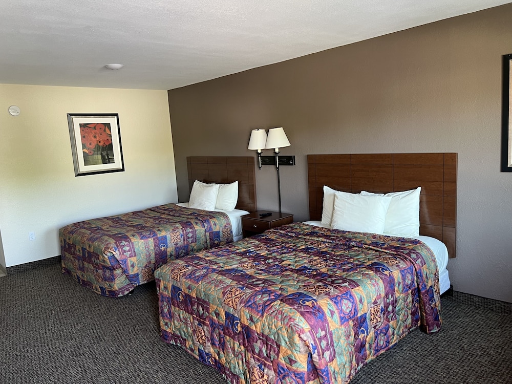 All Star Inn & Suites - photo 121