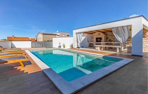 Amazing Home In Galizana — 4-Star Luxury Hotel in Galizana, Croatia