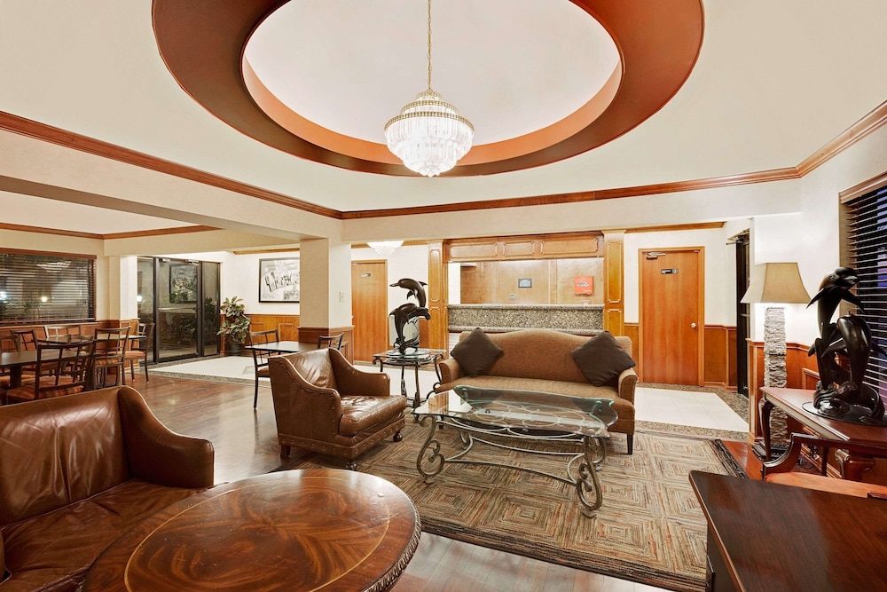 Super 8 by Wyndham Corpus Christi Northwest - photo 2