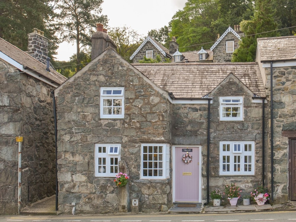 The Toll House — 4-Star Luxury Hotel in Dolgellau, United Kingdom