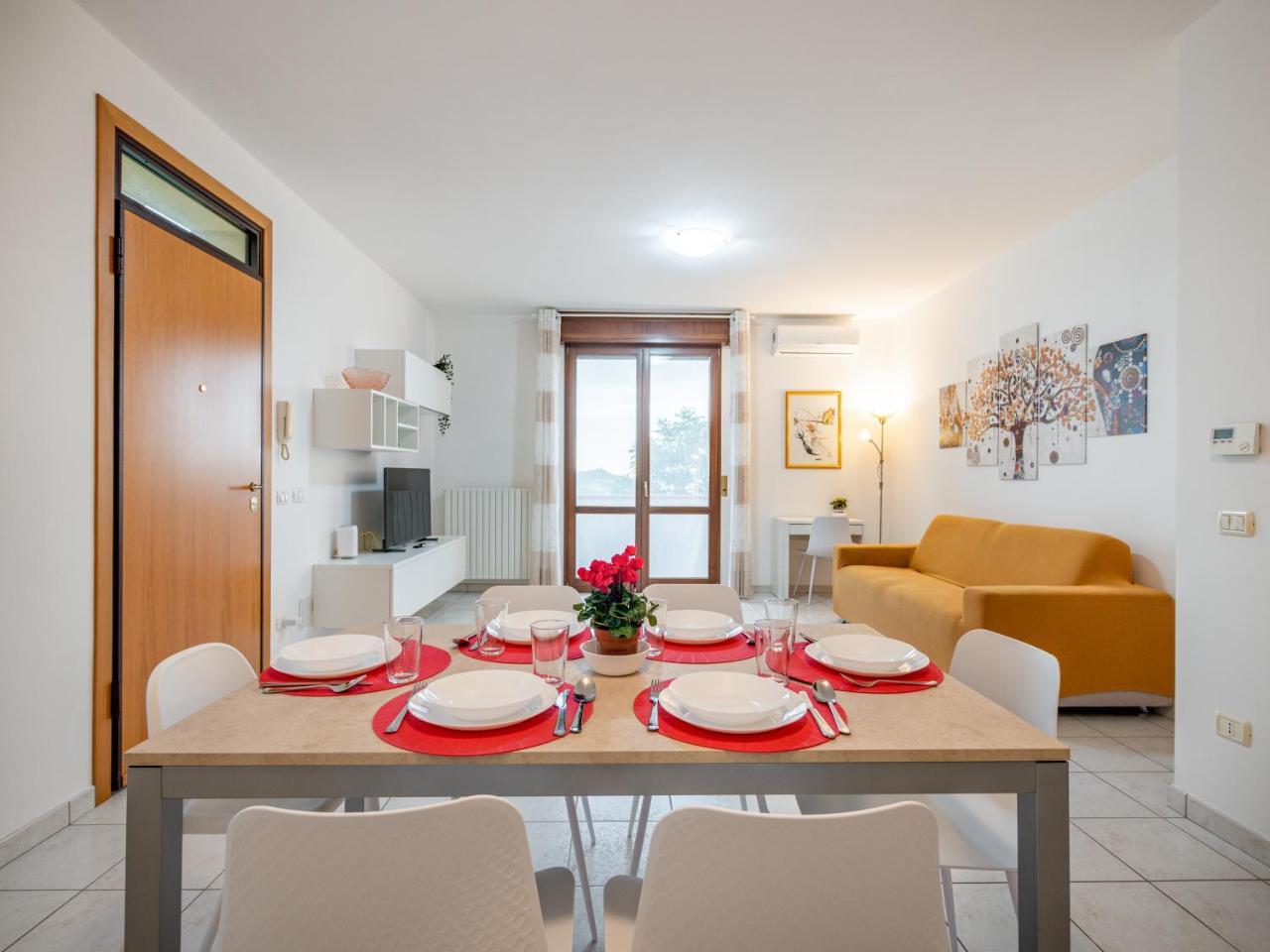 Ca' Mastro Bright Flat with Parking — 4-Star Luxury Hotel in Tavullia, Italy