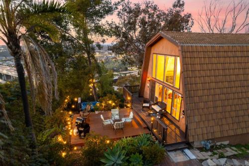 The SeaBarn Vista Views Hot Tub and Stargazing — 4-Star Luxury Hotel in San Diego, United States