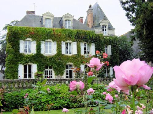 La Croix d'Etain — 4-Star Luxury Hotel in Grez-Neuville, France