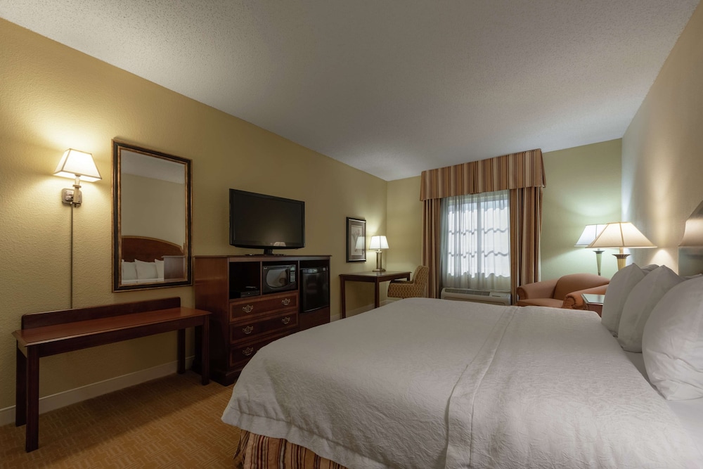 Hampton Inn & Suites Vicksburg - photo 11