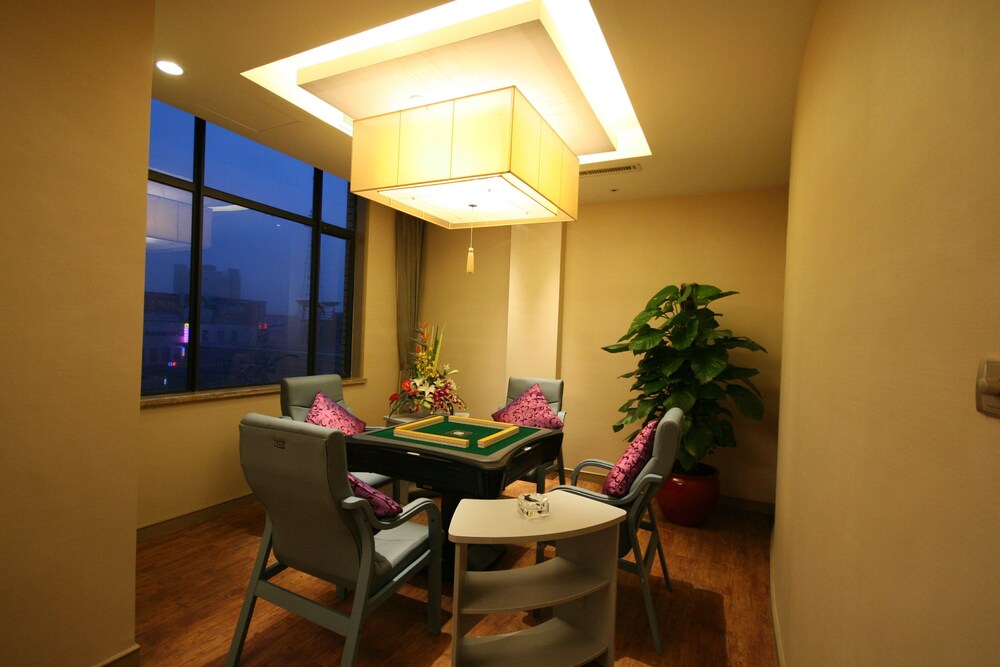 Four Seasons Rayli Hotel in Ningbo, People's Republic of China