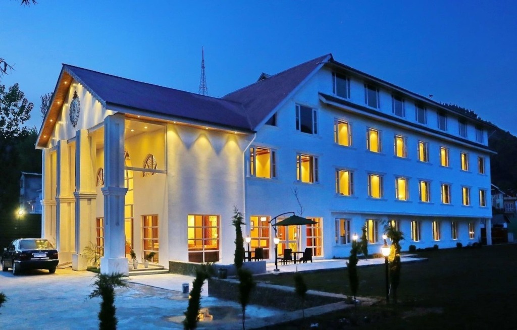 Solomon Heights - carbon neutral hotel in Srinagar