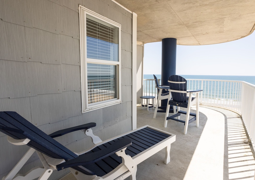 Commander Hotel & Suites - photo 30