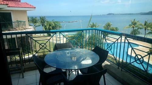 Nasugbu Resort Beachfront Condo in Canyon Cove A1 301 in Nasugbu, Philippines