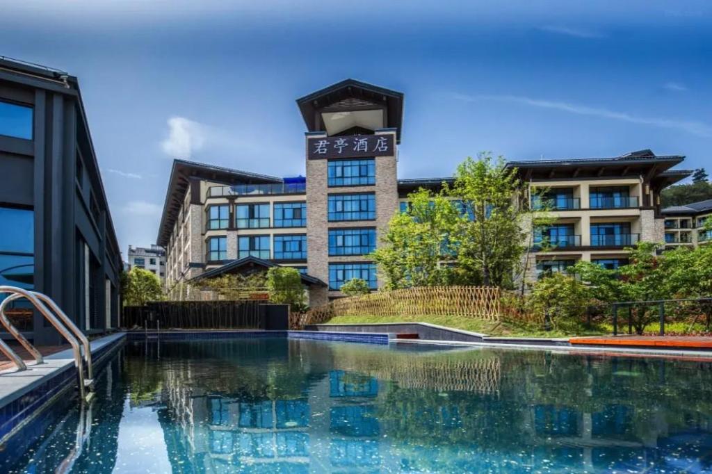 SSAW Boutique Hotel Hangzhou Qiandao Lake — 4-Star Luxury Hotel in Hangzhou, People's Republic of China