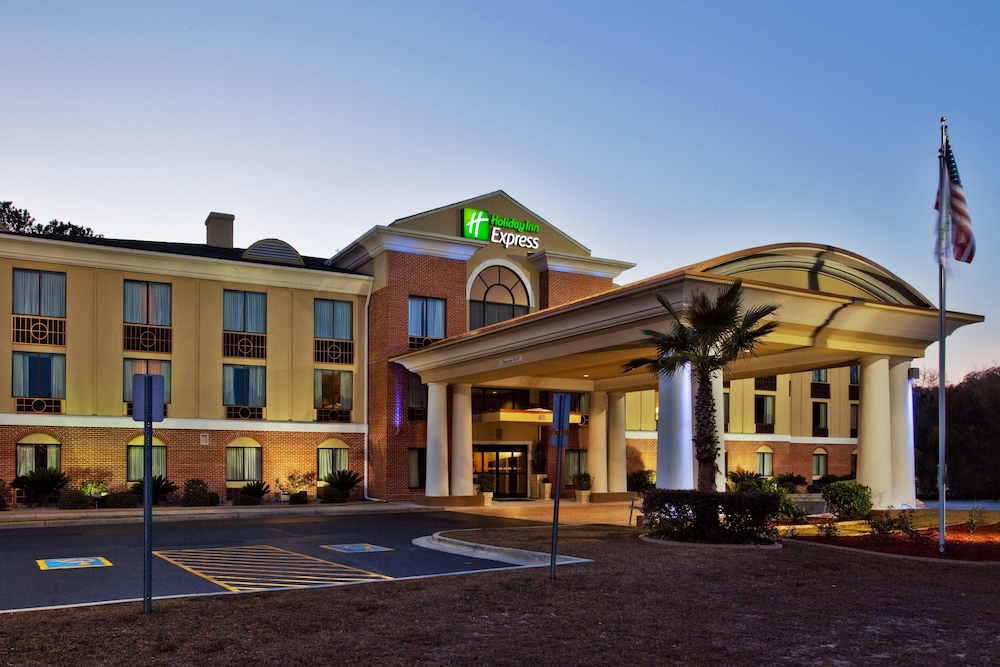 Holiday Inn Express Hotel & Suites Hinesville East Fort Stewart - photo 159