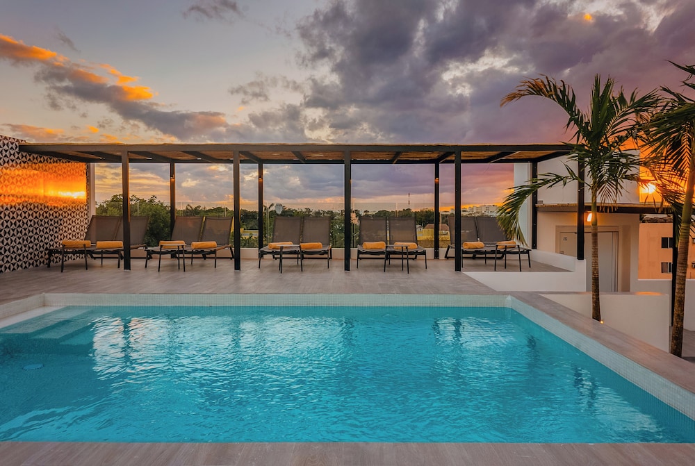 Rooftop pool