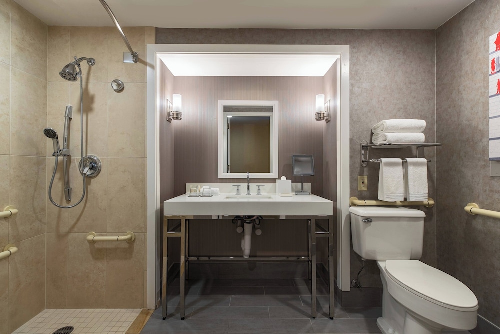 Renaissance Chicago Downtown Hotel - photo 39