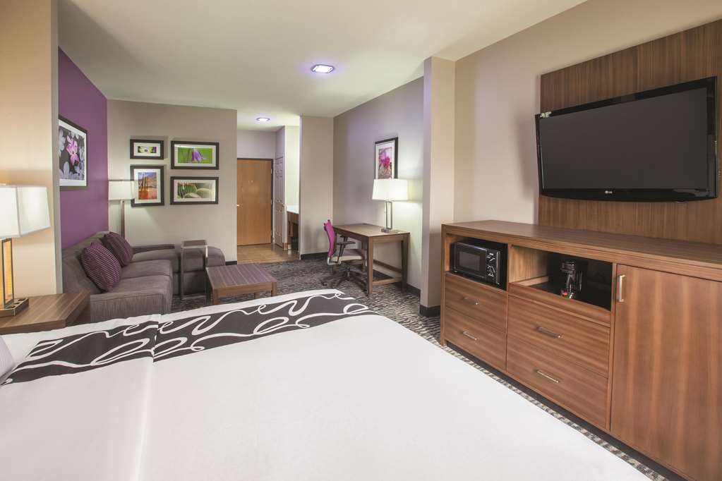 La Quinta Inn & Suites by Wyndham NW Tucson Marana - photo 44