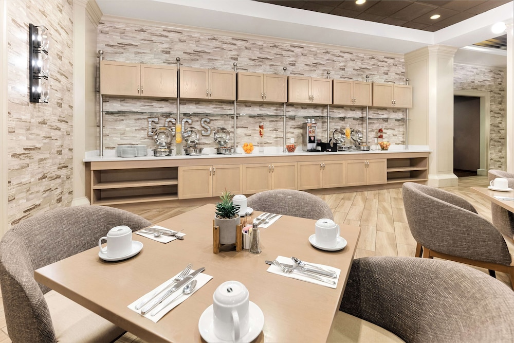 DoubleTree by Hilton San Diego Mission Valley - photo 50