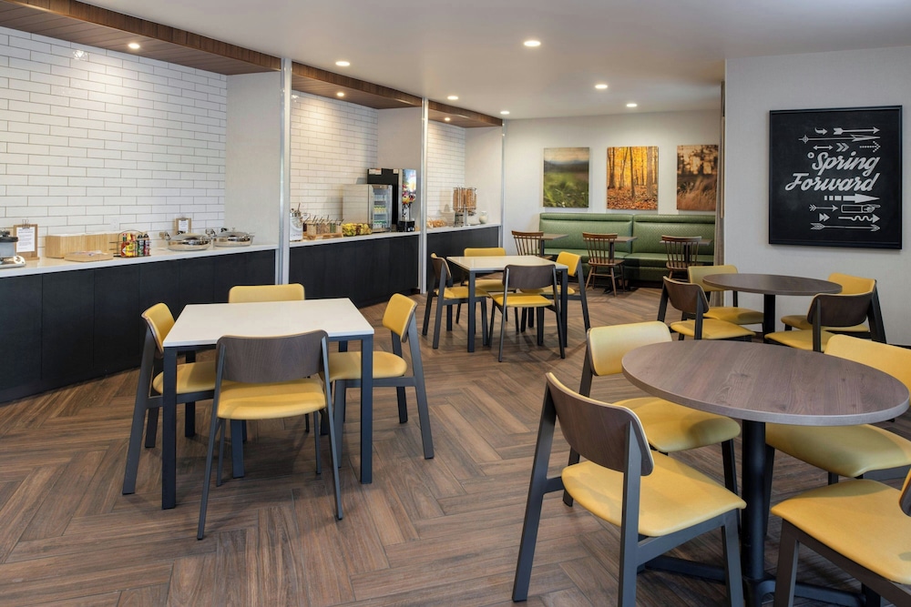 Fairfield Inn & Suites by Marriott Scottsdale Old Town - photo 30