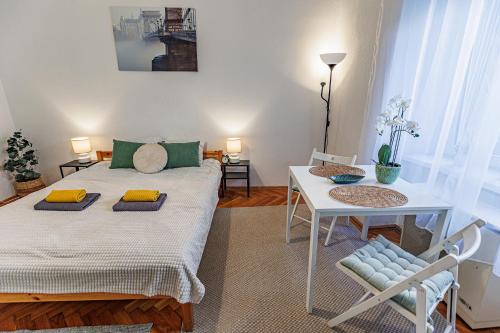 Beat of the City cozy downtown studio — 4-Star Luxury Hotel in Budapest, Hungary