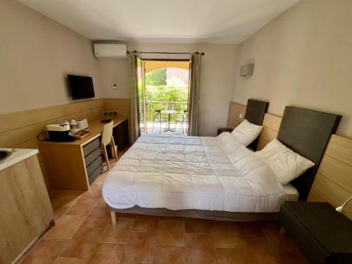 Studio Confortable Avec Piscine - carbon neutral hotel in Sisco