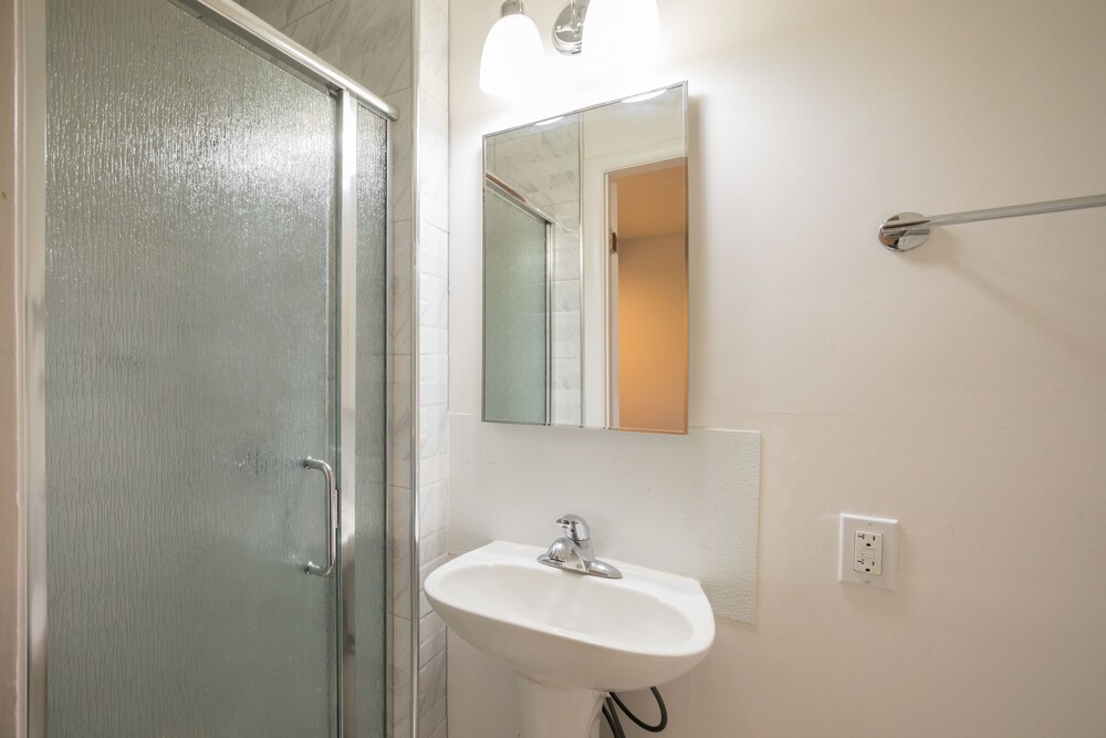 Berkeley Inn - photo 17