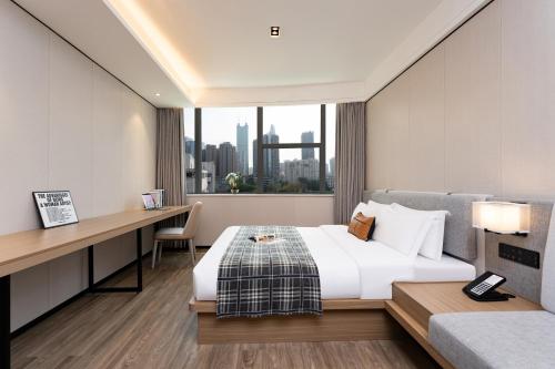 CM Serviced Apartment Shenzhen Dongmen — 4-Star Luxury Hotel in Shenzhen, People's Republic of China