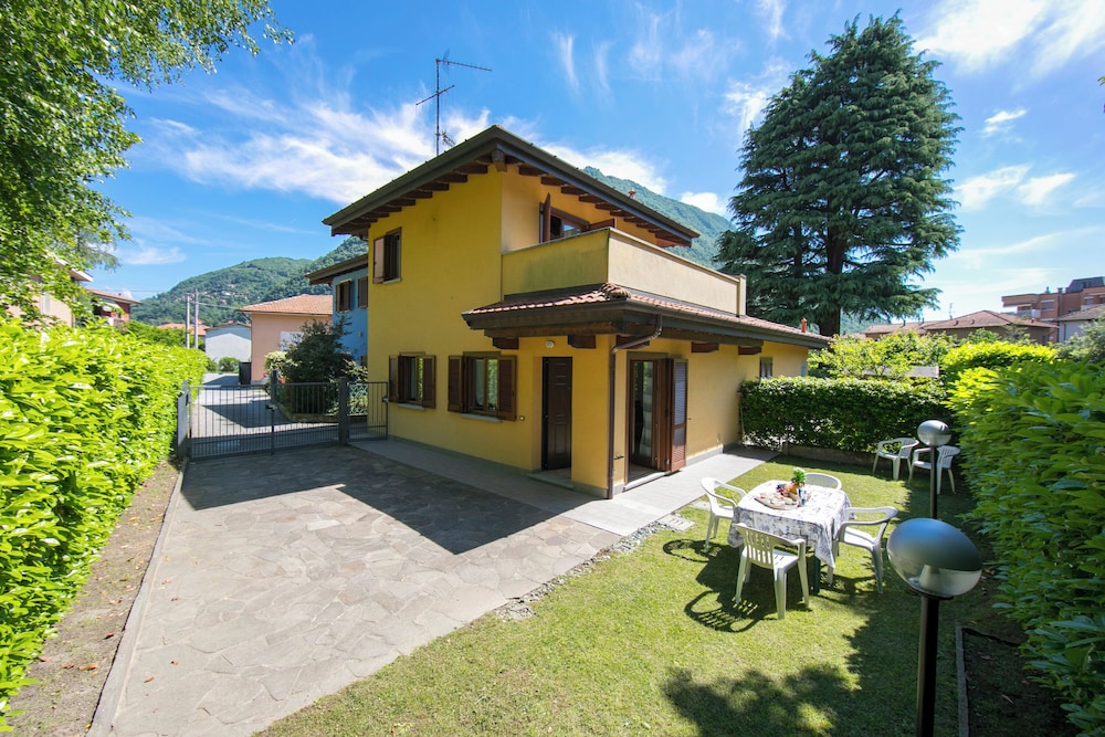 Le Betulle Garden in Laveno — 4-Star Luxury Hotel in Laveno, Italy