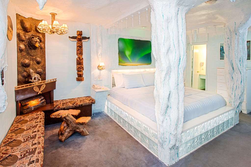 Days Inn & Suites by Wyndham Terre Haute - photo 4