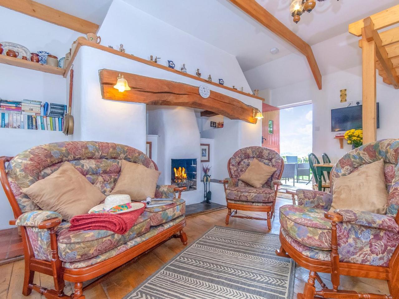 Inglenook Cottage — 4-Star Luxury Hotel in Narberth, United Kingdom