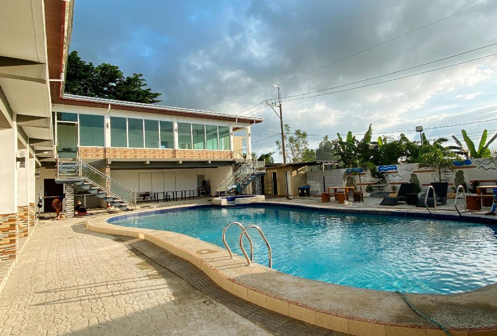 Reddoorz Piamonte Apartelle Santo Tomas Batangas — Santo Tomas