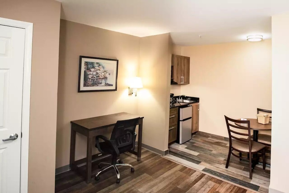 Suburban Studios near University of North Carolina Charlotte - photo 17