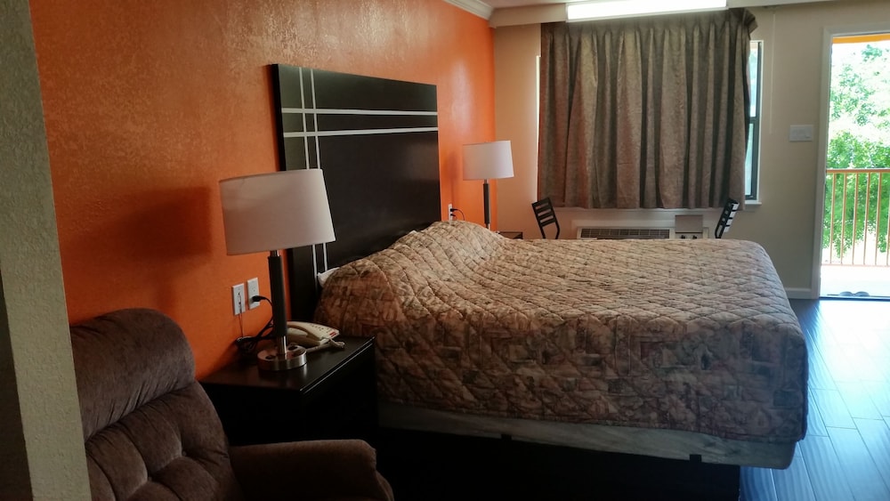 The Heart Of Texas Motel - photo 6