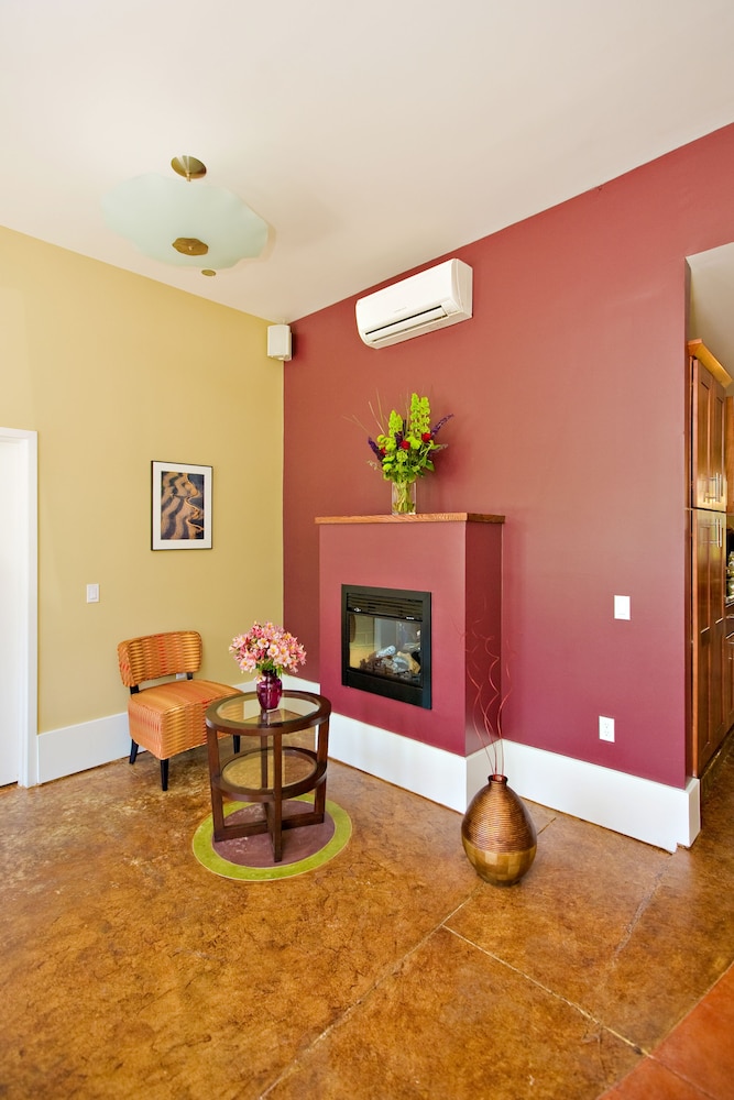 Pacific Blue Inn - photo 10