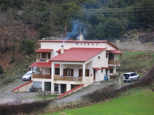 Michel Studios — 4-Star Luxury Hotel in Kalavryta, Greece