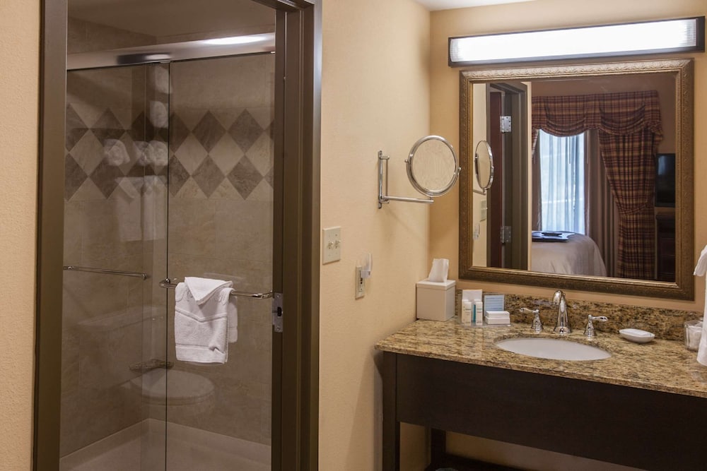 Hampton Inn & Suites Stillwater - photo 43