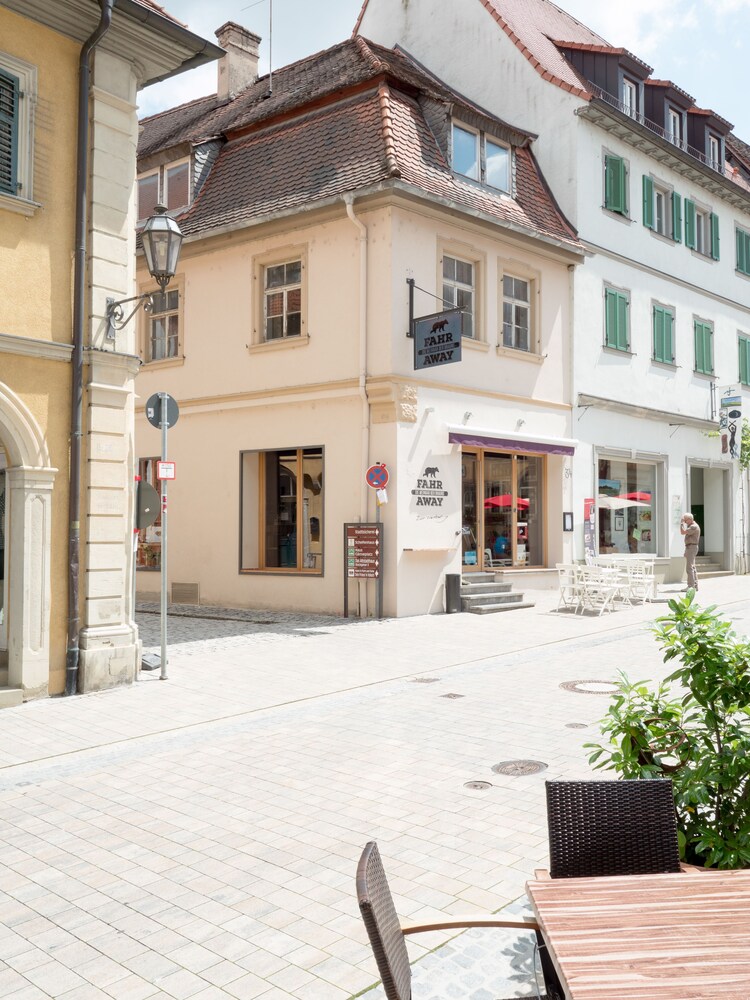 Weinbar und Hotel FahrAway — hotel in Volkach