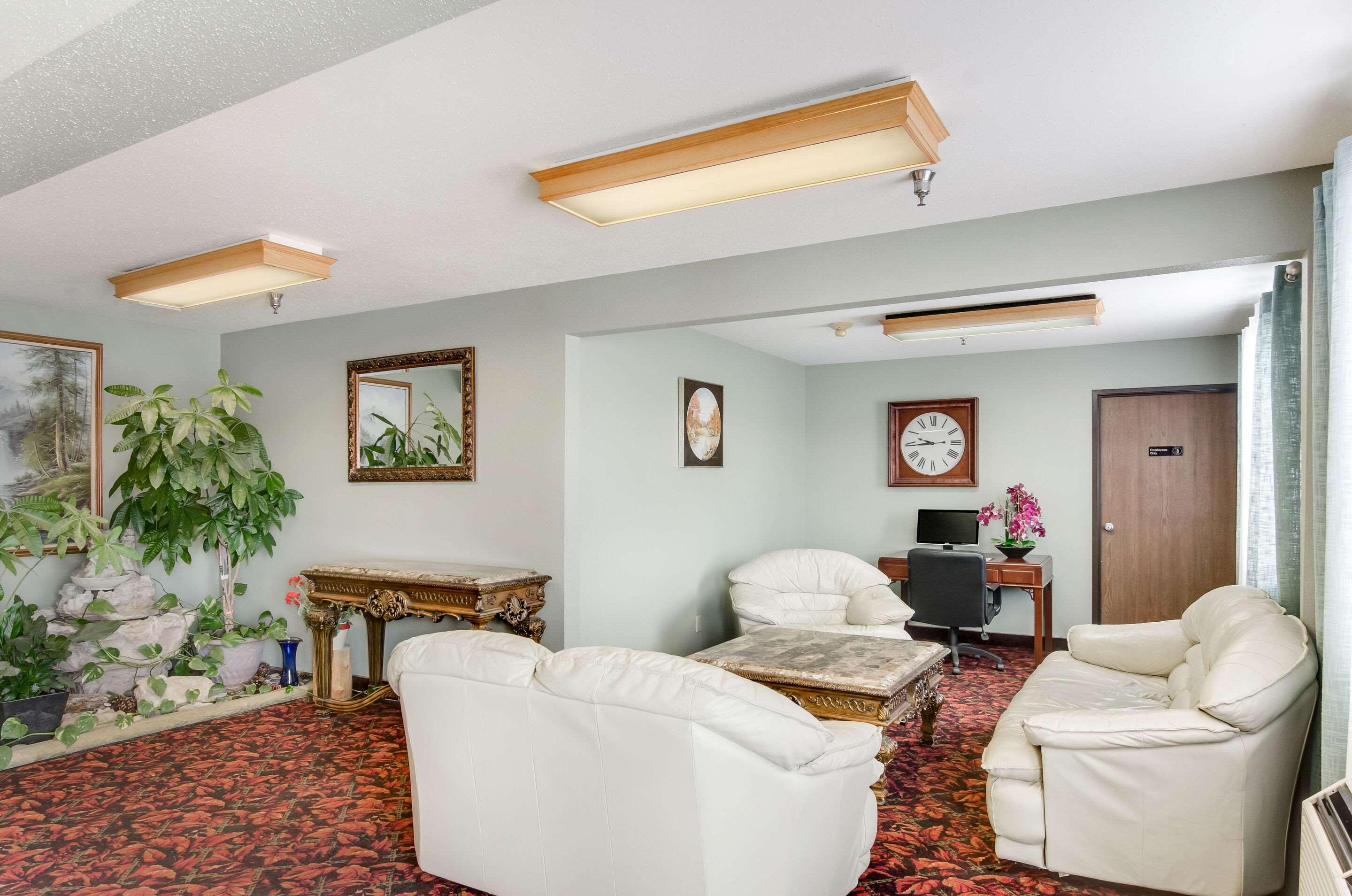 Econo Lodge Laramie WY - photo 23