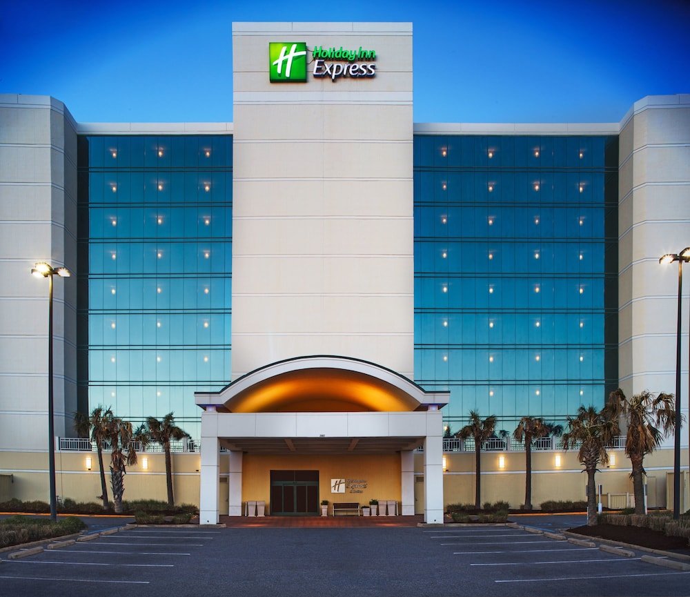 Holiday Inn Express & Suites VA Beach Oceanfront by IHG in Virginia Beach, United States