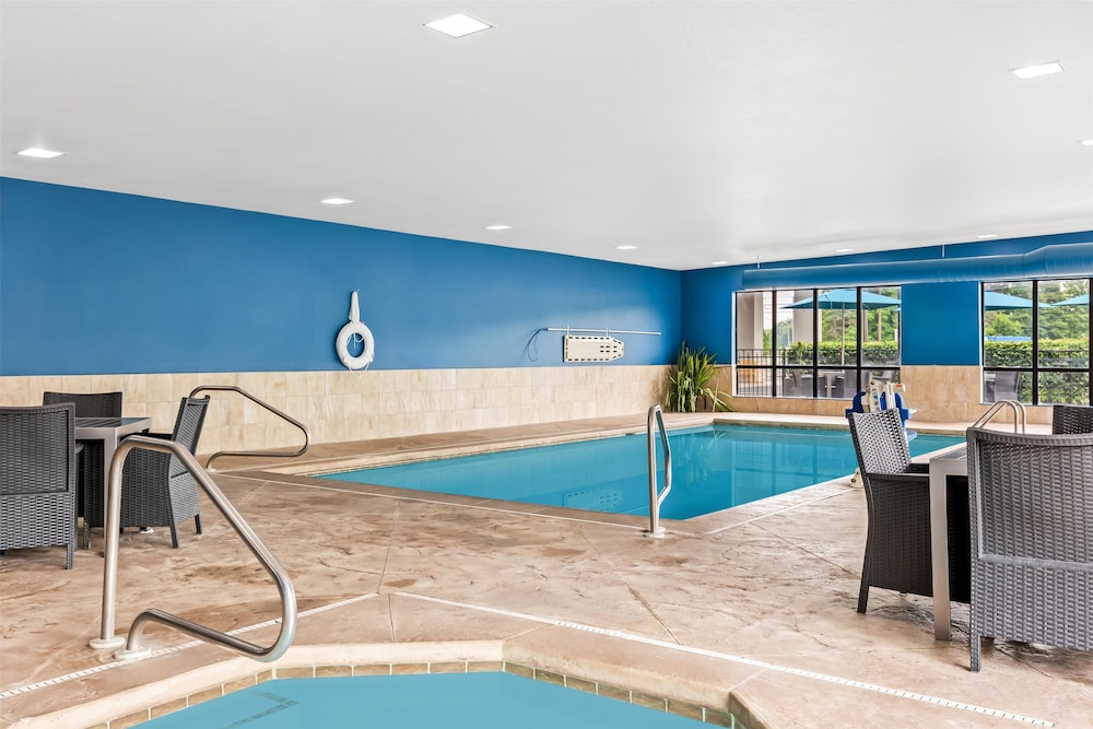 Hampton Inn & Suites Grove City - photo 38