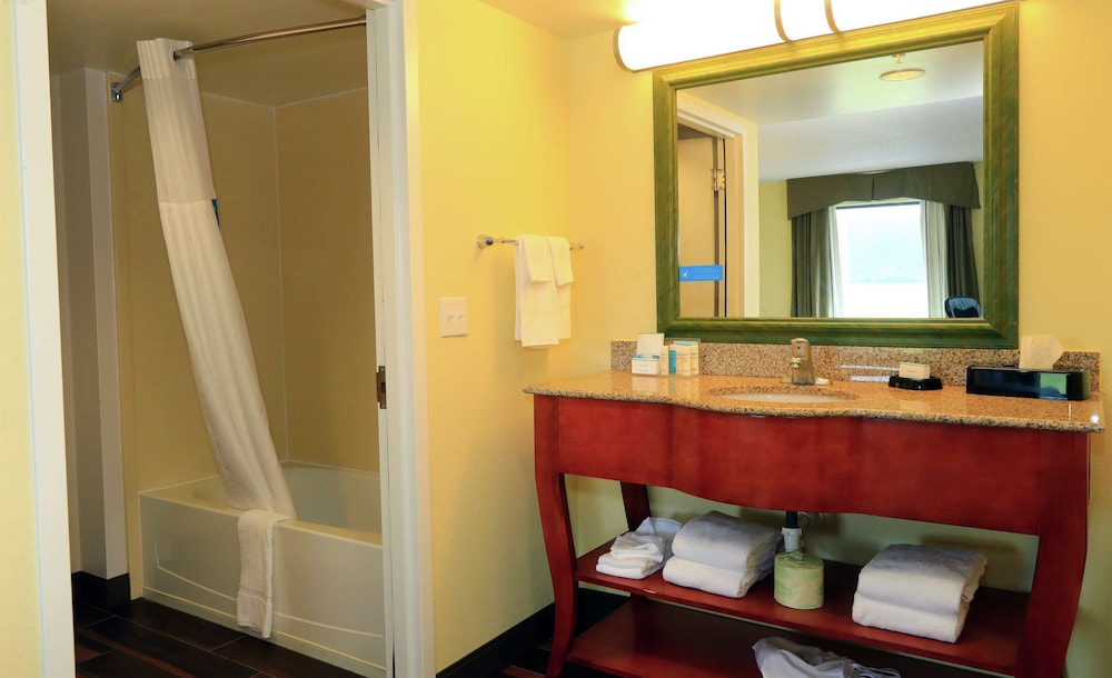 Hampton Inn & Suites Lamar - photo 81