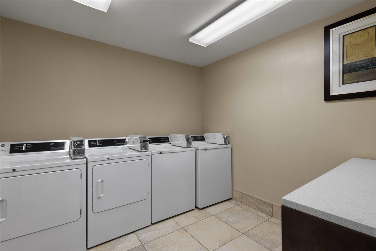 La Quinta Inn & Suites by Wyndham Lexington South Hamburg - photo 58