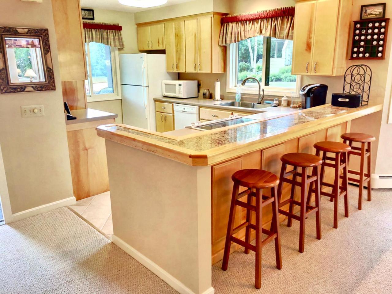 G4 Modern home with AC within walking distance of golf course and Mt Washington Hotel - photo 2