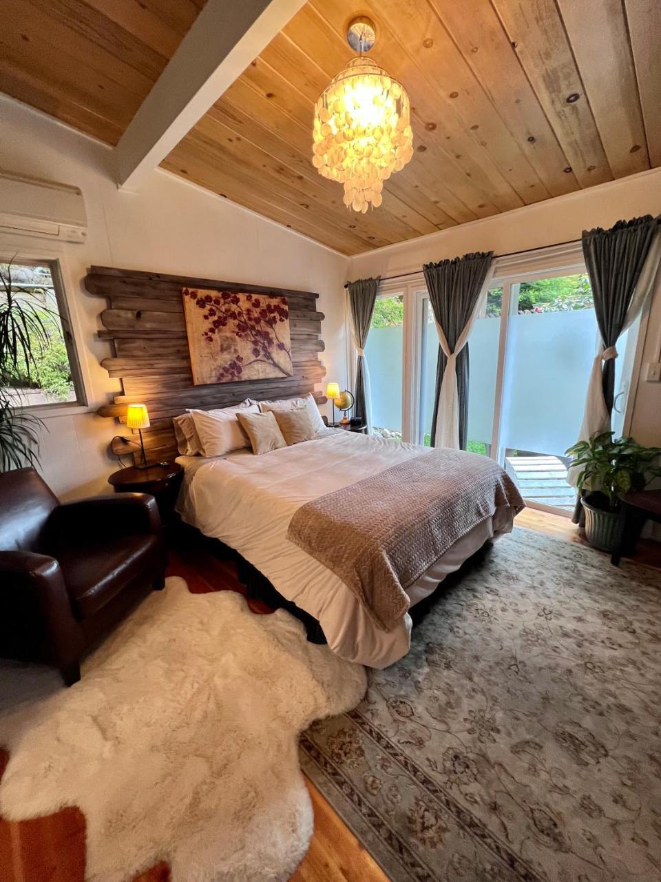 Arcata Forest Retreat Peaceful Redwood Suite 5 Min To Downtown Arcata W Private Patio Fountain And Fire Pit 21424254 — Arcata