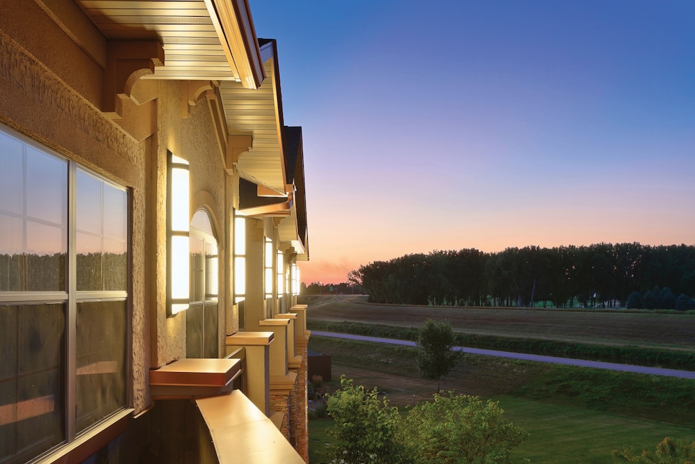 Clubhouse Hotel Suites Sioux Falls - photo 38