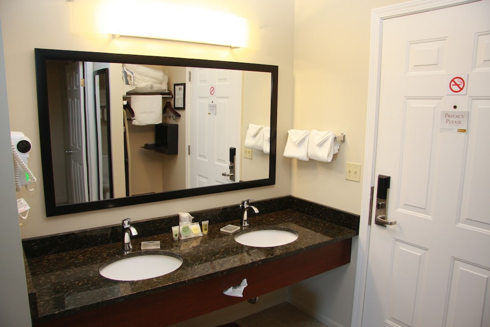 St. Ignace Budget Host Inn - photo 18
