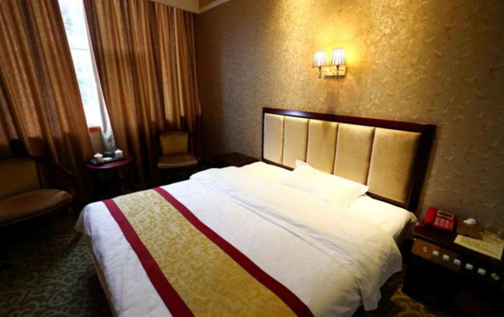 Santai Yilu Business Hotel — hotel in Tongchuan