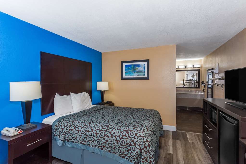 Days Inn by Wyndham Sarasota Bay - photo 8