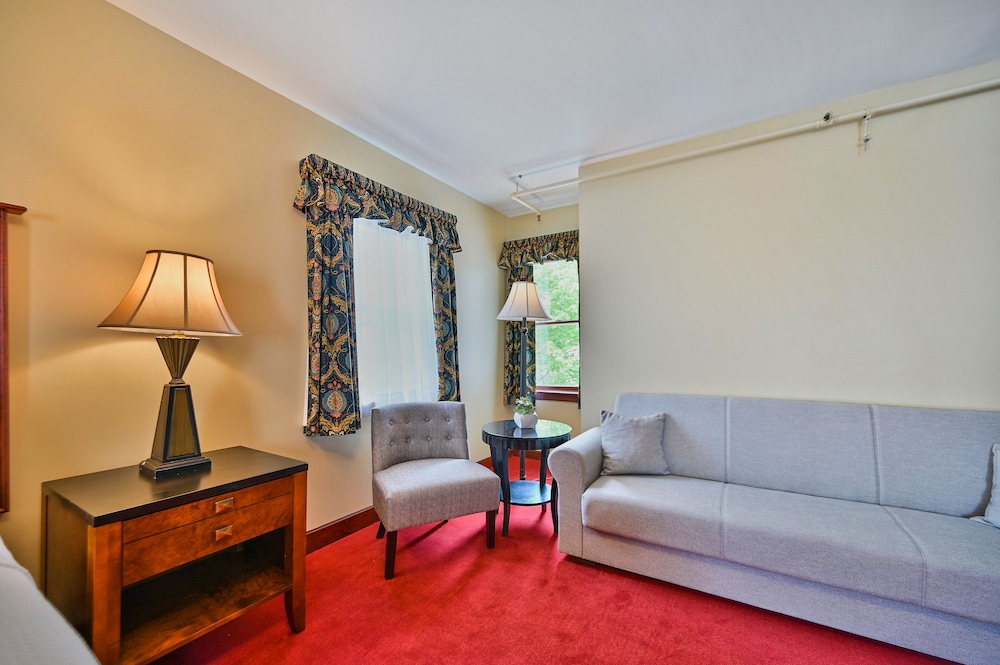 Tom Quick Inn - photo 19
