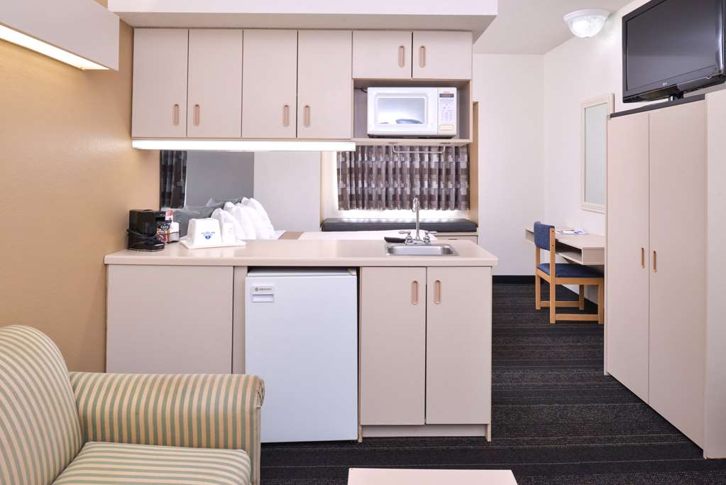 Americas Best Value Inn & Suites Maryville - photo 13