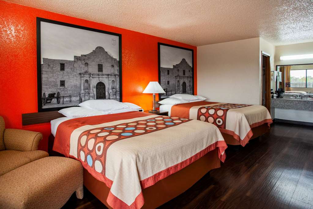 Super 8 by Wyndham Giddings - photo 7